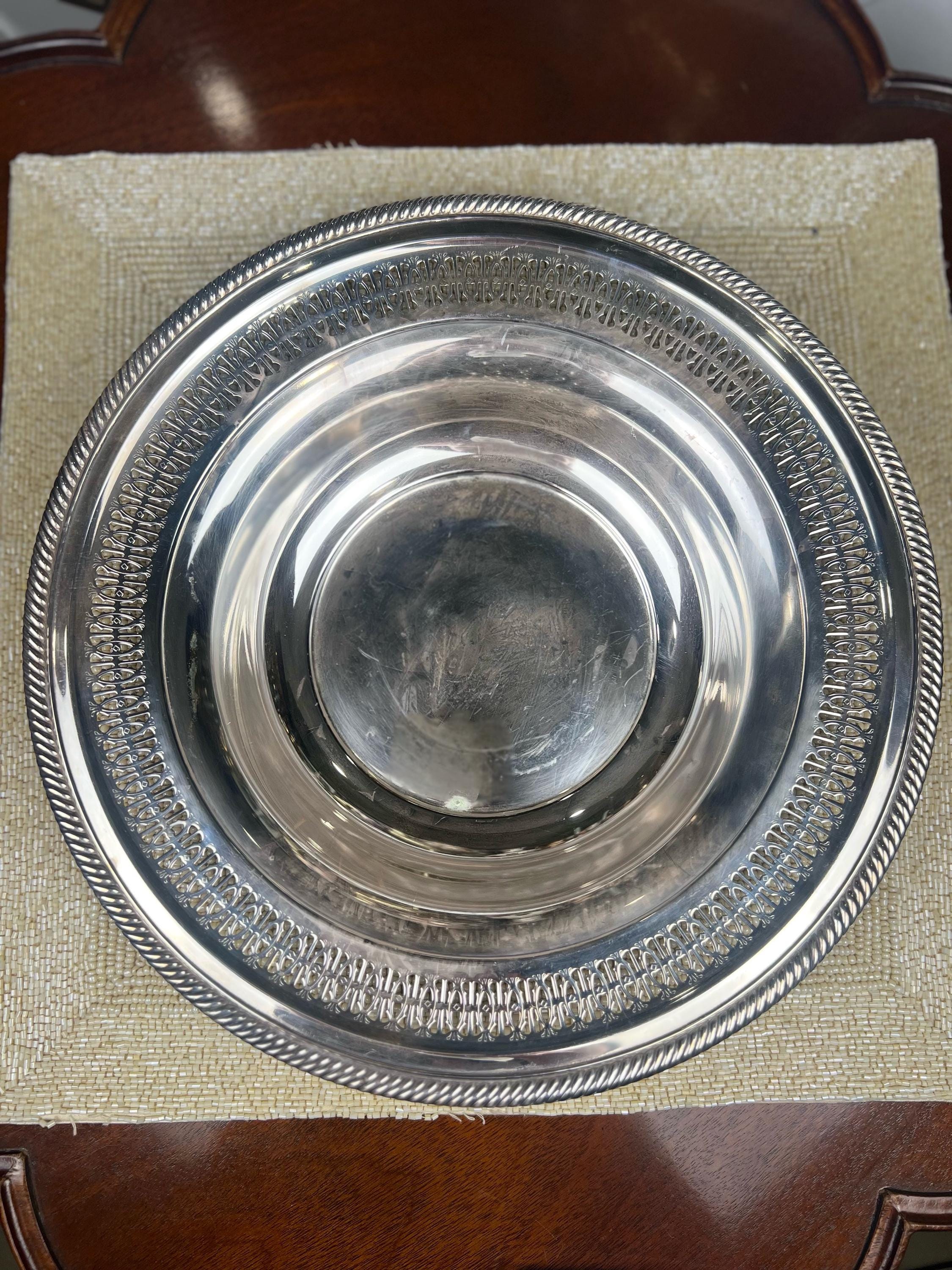 Vintage Rogers Silverplate Pierced Serving Bowl – Pattern 835 – Elegant Silver Relish Dish or Fruit Bowl – Classic Vintage Tableware
