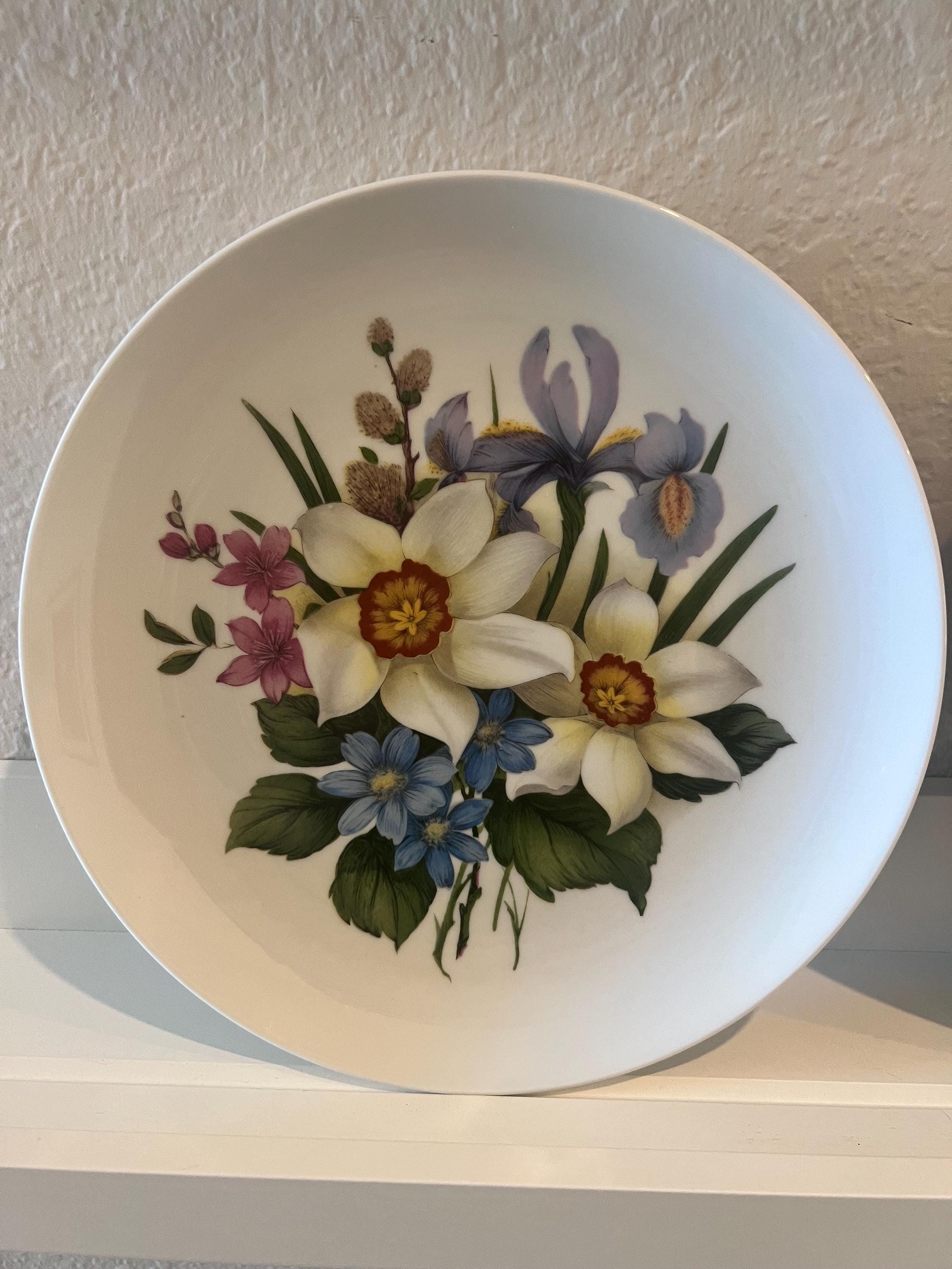 Vintage Kaiser Porcelain Narcissus Iris Plate 9.5” West Germany Floral Cabinet Plate Botanical Wall Decor Mid Century German China