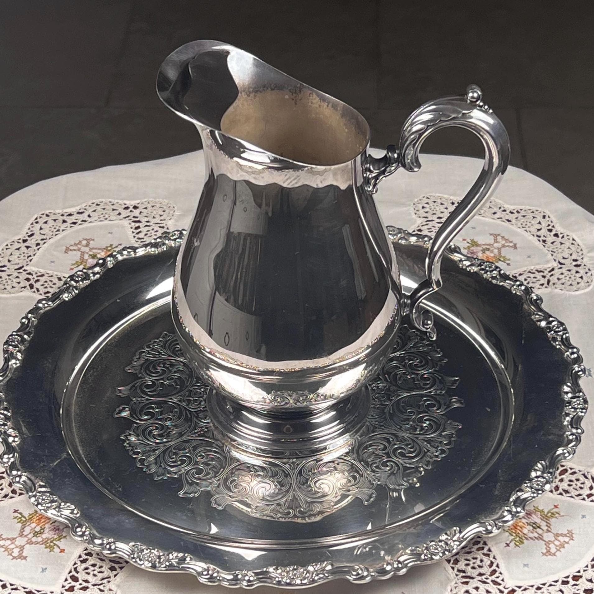 Vintage Wm Rogers Silverplate Water Pitcher 9” x 8” | Elegant Silver Plate Jug | Classic Barware Serving Pitcher | Vintage Tableware