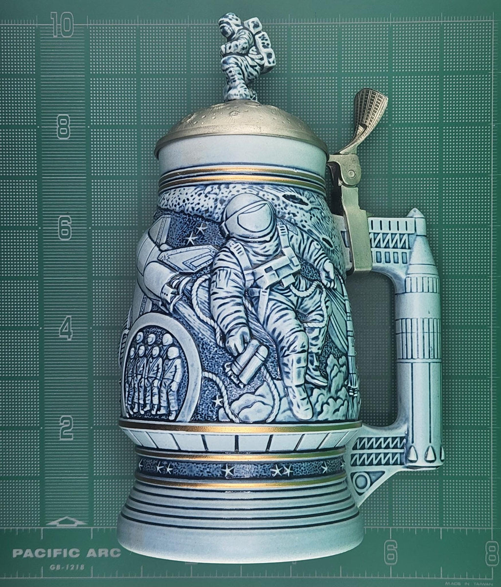 Avon Conquest of Space Stein With Astronaut Finial 1991 Ceramic Collectible