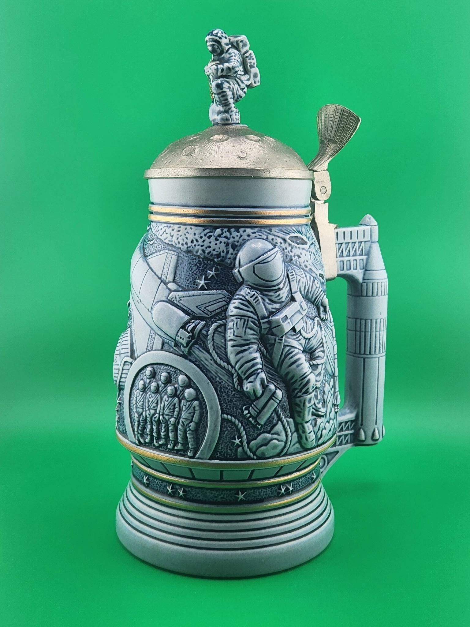 Avon Conquest of Space Stein With Astronaut Finial 1991 Ceramic Collectible