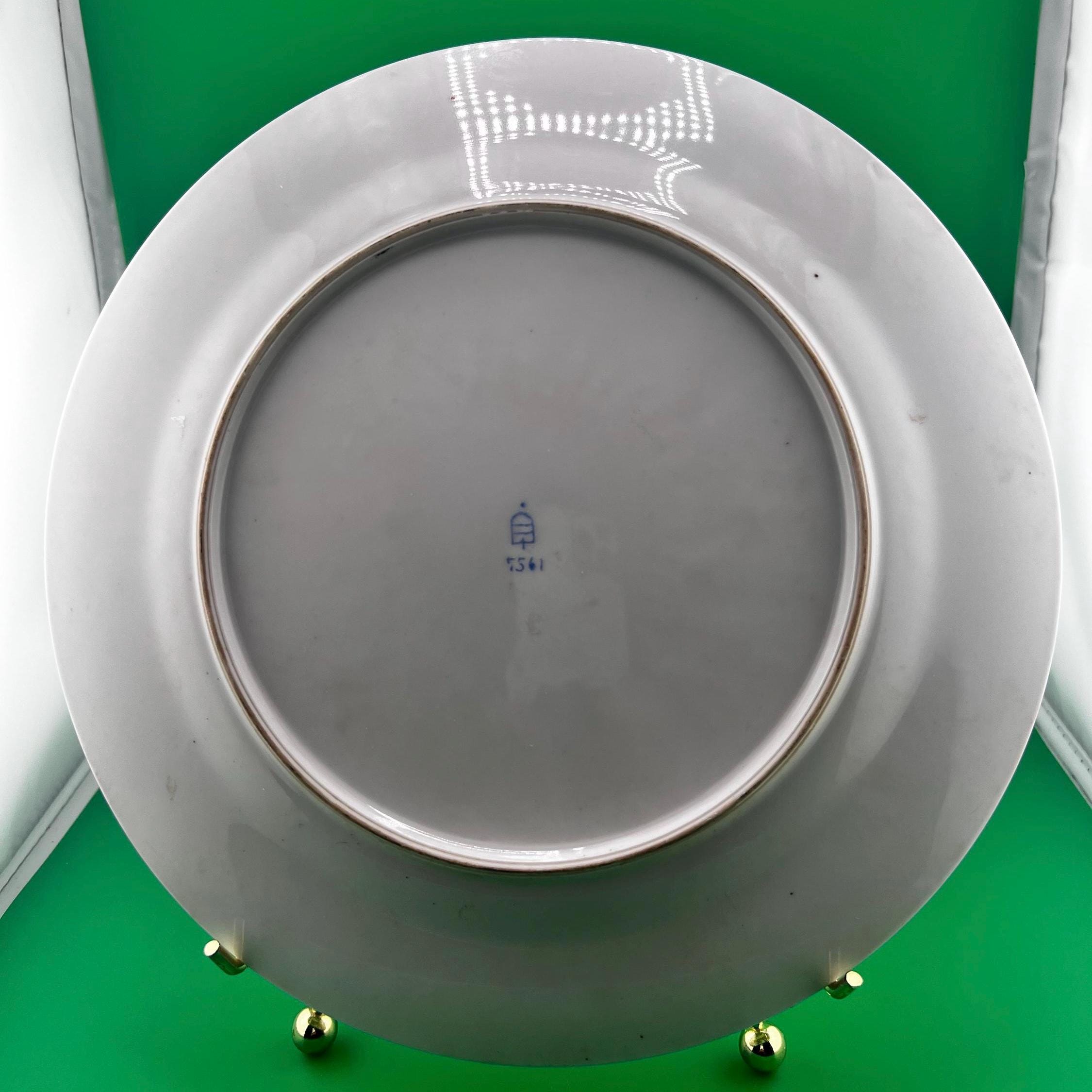 Antique Romantic Courting Scene Porcelain Cabinet Plate 9” Gold Gilt Victorian Style Courting Couples Decorative Plate Vintage European