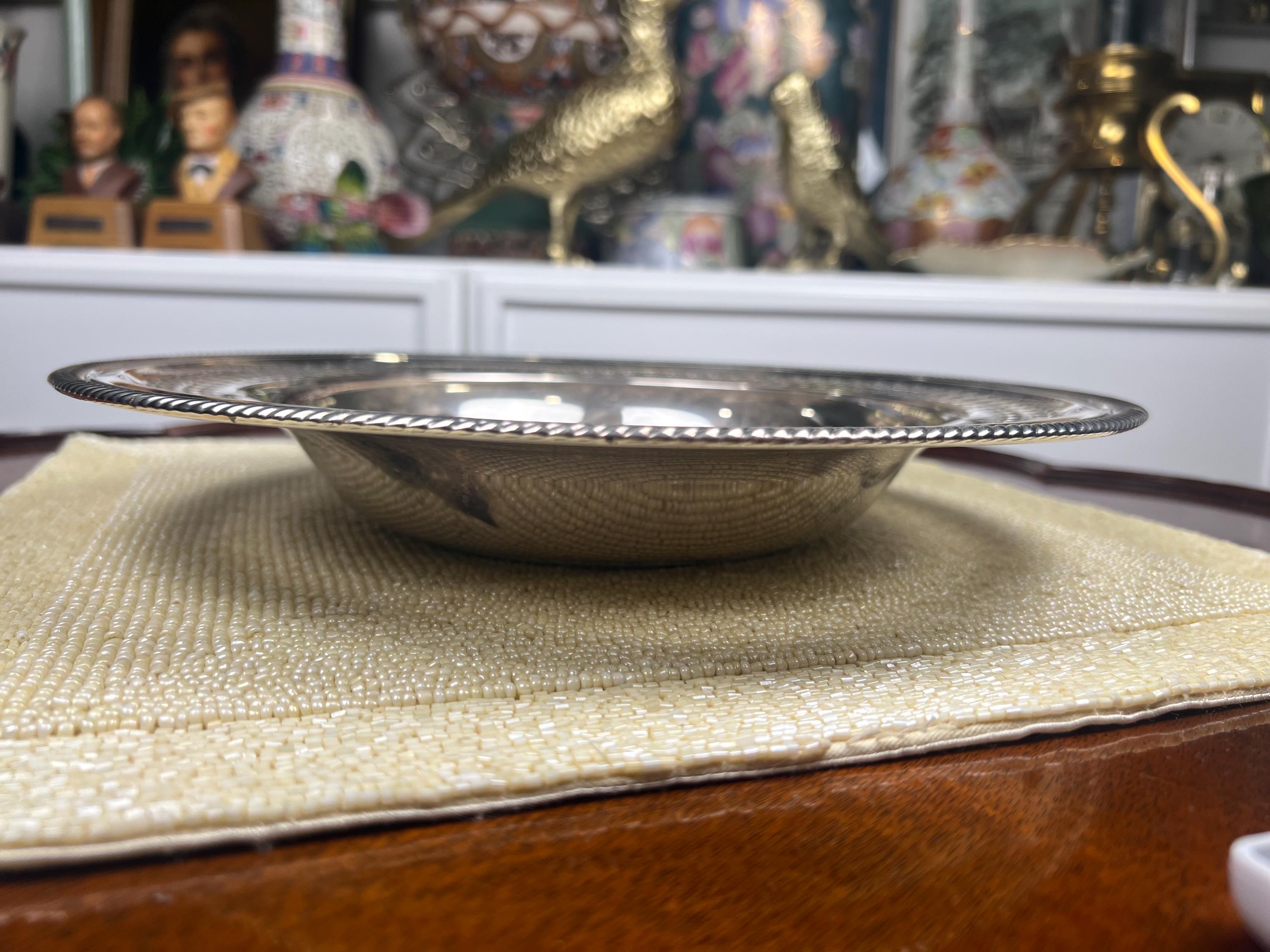 Vintage Rogers Silverplate Pierced Serving Bowl – Pattern 835 – Elegant Silver Relish Dish or Fruit Bowl – Classic Vintage Tableware